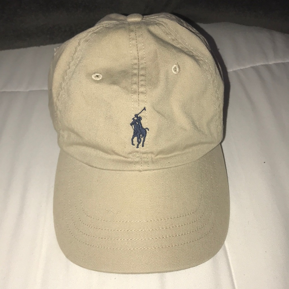 Beige polo hat